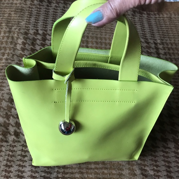 furla divide it tote